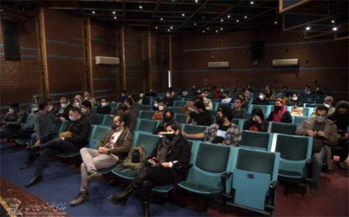 ۲۴ فیلم کوتاه اکران شدند و روی میز نقد قرار گرفتند