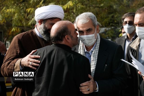 تجدید میثاق  وزیر آموزش و پرورش با امام راحل و شهدای هفتم تیر
