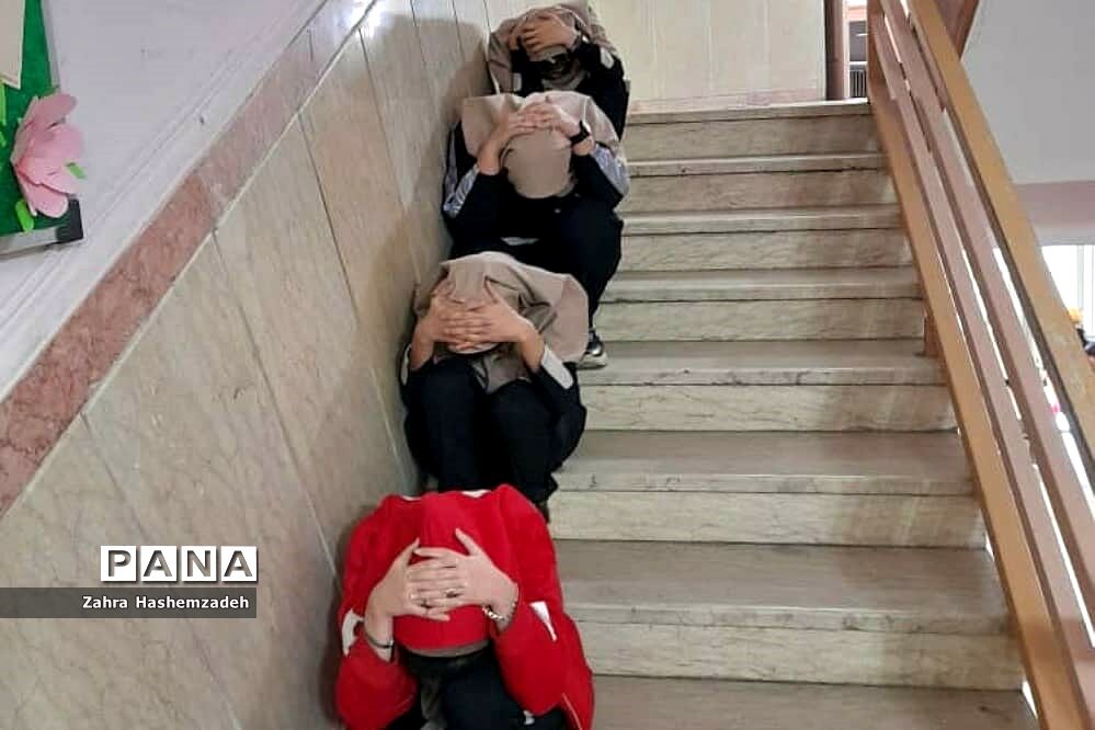 مانور زلزله در مدارس ناحیه یک شهرری