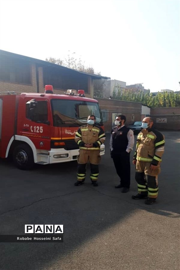 بیست و سومین مانور سراسری زلزله در دبستان جهاد منطقه ۱۷