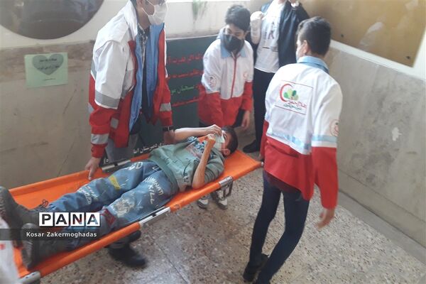 مانور زلزله و ایمنی مدارس شهرستان رباط‌کریم همزمان با مدارس سراسر کشور