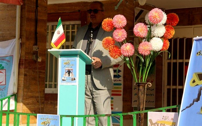 آموزش نکات ایمنی در برابر زلزله به دانش‌آموزان در شهرری