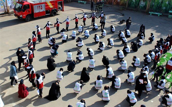 بیست و سومین مانور سراسری «زلزله و ایمنی» در مدارس قم برگزار شد