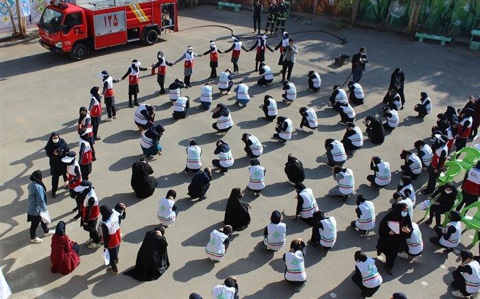 بیست و سومین مانور سراسری «زلزله و ایمنی» در مدارس قم برگزار شد