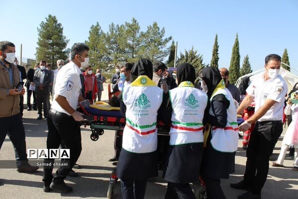 مانور سراسری زلزله در مدرسه دخترانه مصلی نژاد شهر یاسوج