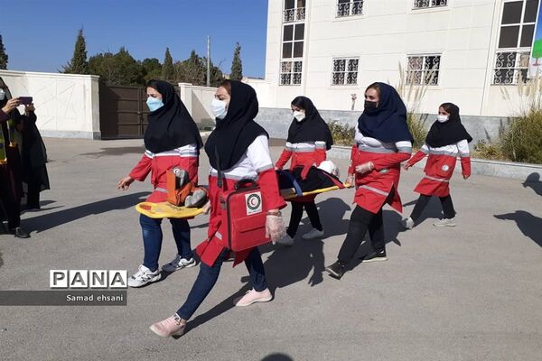مانور سراسری زلزله در مدرسه دخترانه مصلی نژاد شهر یاسوج
