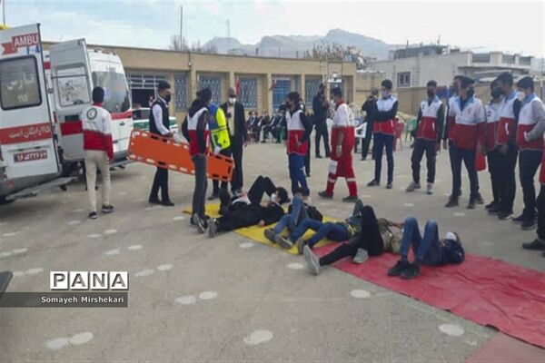 برگزاری مانور ایمنی در برابر زلزله، در مدارس شهرستان نی‌ریز