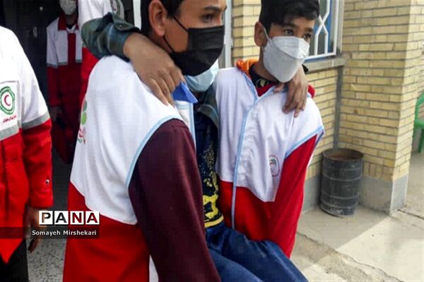 برگزاری مانور ایمنی در برابر زلزله، در مدارس شهرستان نی‌ریز