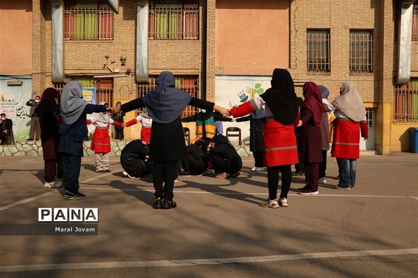 مانور سراسری زلزله در دبیرستان جانبازان منطقه ۱۴