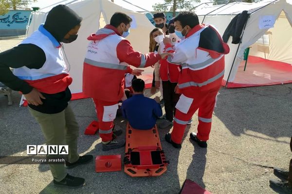 مانور سراسری زلزله در مدرسه مصطفی خمینی شهرستان خوسف