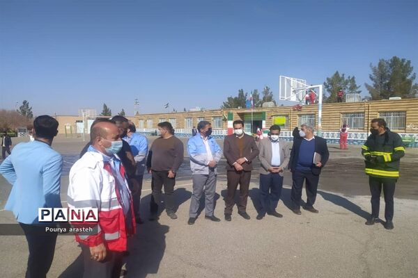 مانور سراسری زلزله در مدرسه مصطفی خمینی شهرستان خوسف