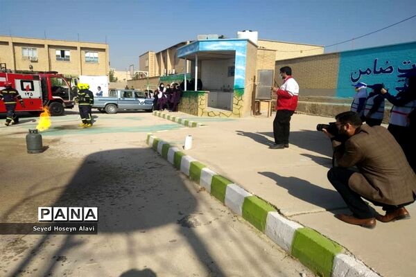 مانور زلزله و ایمنی در مدارس شهرستان دشتی