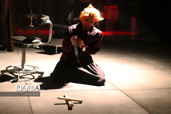 اجرای نمایش هبوط در تبریز