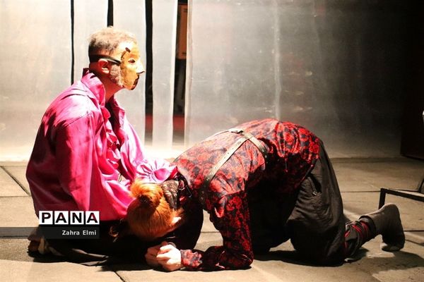 اجرای نمایش هبوط در تبریز