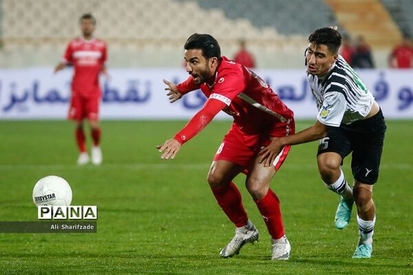 دیدار تیم های پرسپولیس و  نفت مسجدسلیمان