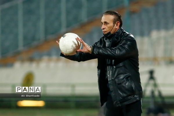 دیدار تیم های پرسپولیس و  نفت مسجدسلیمان