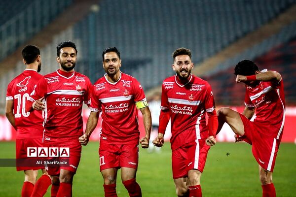 دیدار تیم های پرسپولیس و  نفت مسجدسلیمان