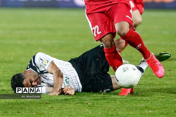 دیدار تیم های پرسپولیس و  نفت مسجدسلیمان