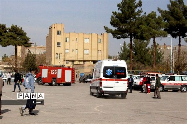 برگزاری مانور زلزله در دبیرستان پیامبر اعظم(ص) آموزش وپرورش ناحیه 2 کرمان