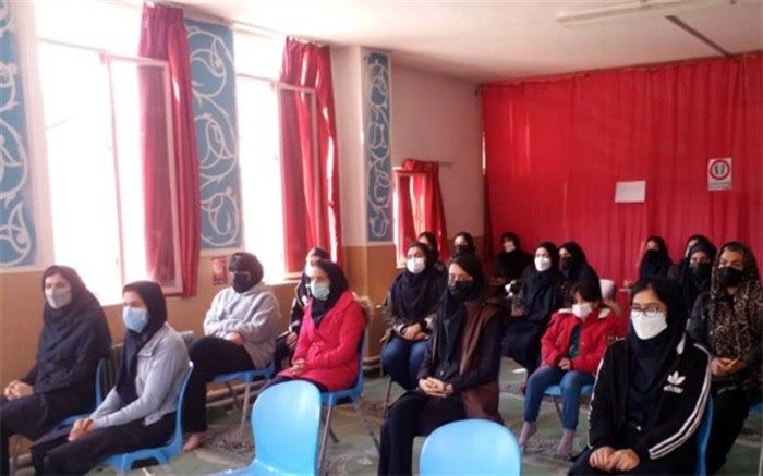 تجلیل از دانش‌آموزان راه‌یافته به دانشگاه فرهنگیان در پردیس