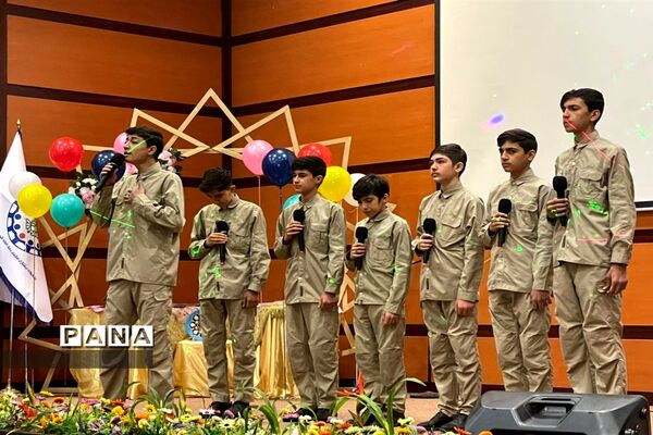 آیین تجلیل از برگزیدگان مسابقات کشوری و استانی در ناحیه دوبهارستان