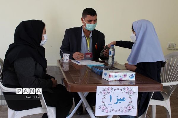 بازدید مدیر سازمان دانش‌آموزی فارس از روند برگزاری المپیاد بازی‌های فکری رویش ناحیه یک شهر شیراز