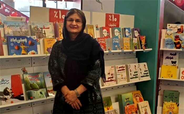 فرمهر منجزی: سیاست‌های فرهنگی تغییر کند تا کتاب در دسترس بچه‌ها قرار گیرد