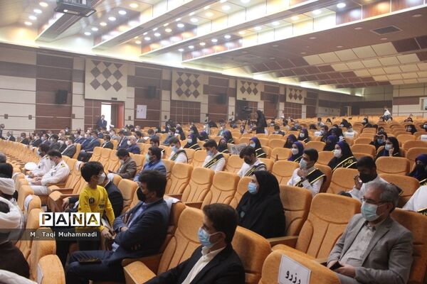 همایش تجلیل از دانش‌آموزان تراز انقلاب اسلامی استان بوشهر