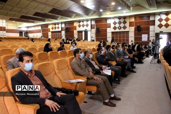 همایش تجلیل از دانش‌آموزان تراز انقلاب اسلامی استان بوشهر