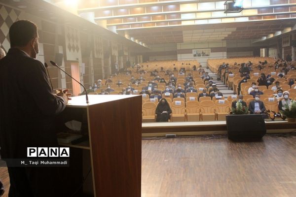 همایش تجلیل از دانش‌آموزان تراز انقلاب اسلامی استان بوشهر