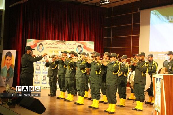 همایش تجلیل از دانش‌آموزان تراز انقلاب اسلامی استان بوشهر