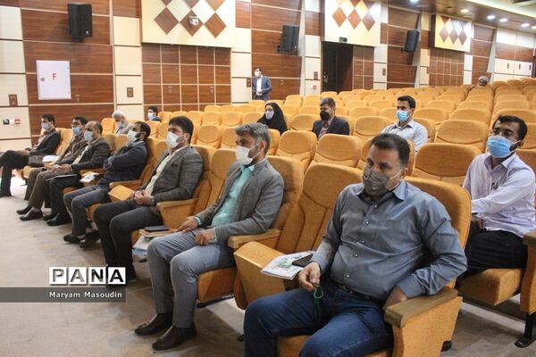 همایش تجلیل از دانش‌آموزان تراز انقلاب اسلامی استان بوشهر