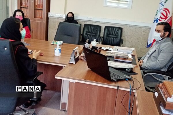 تجلیل از فرهنگیان و دانش‌آموزان برگزیده شهرستان پردیس در حوزه پرورشی