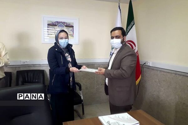 تجلیل از فرهنگیان و دانش‌آموزان برگزیده شهرستان پردیس در حوزه پرورشی