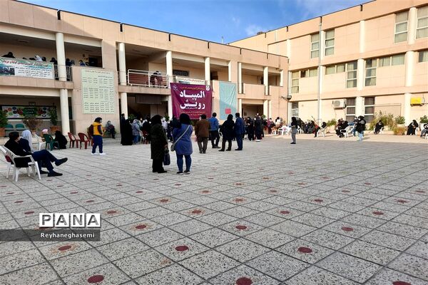 رقابت دانش‌آموزان ناحیه یک شیراز در المپیاد رویش