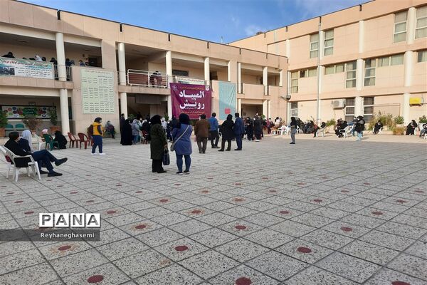 رقابت دانش‌آموزان ناحیه یک شیراز در المپیاد رویش