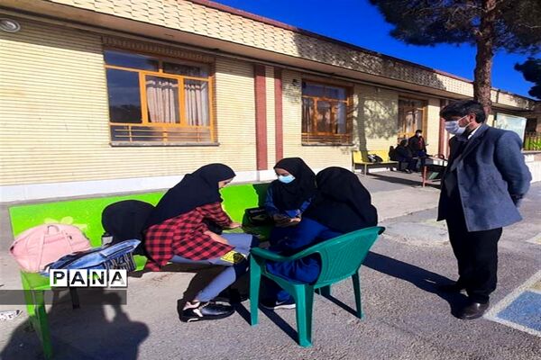 برگزاری مسابقات بازی‌های فکری سرگرمی رویش در شهرستان آباده