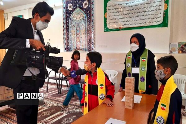 برگزاری مسابقات بازی‌های فکری سرگرمی رویش در شهرستان آباده