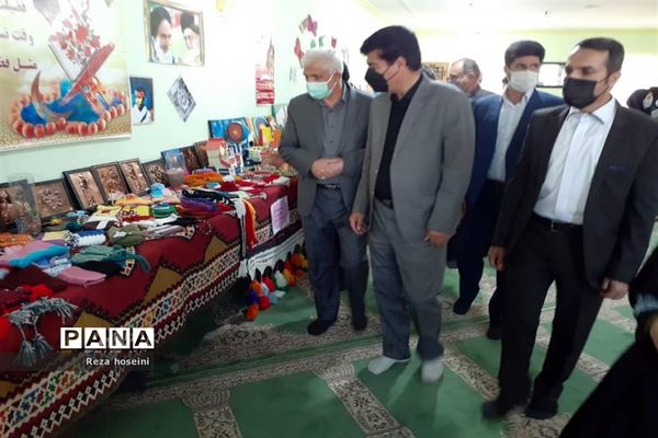 مراسم گرامیداشت هفته پژوهش در مدرسه  فرزانگان یاسوج