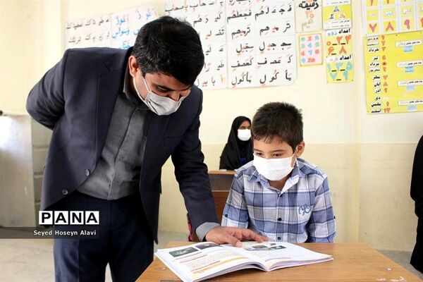 بازدید مدیر آموزش و پرورش شهرستان دشتی از آموزشگاه مهر خورموج