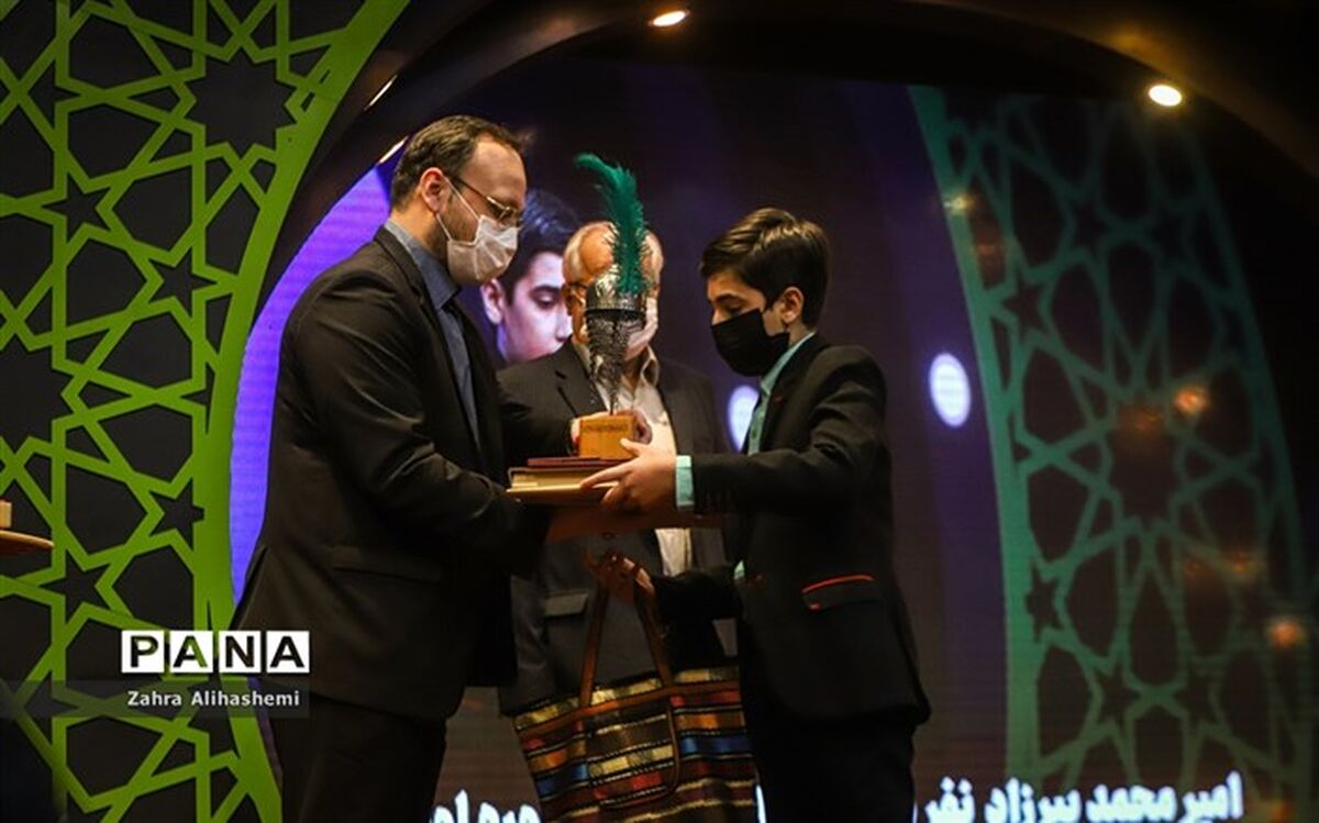 کسب رتبه سوم کشوری نوگلان حسینی توسط مداح نوجوان منطقه یک