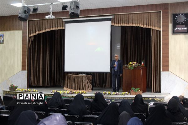 برگزاری جلسه توجیهی و هم‌اندیشی مربیان پیشتاز کاشان