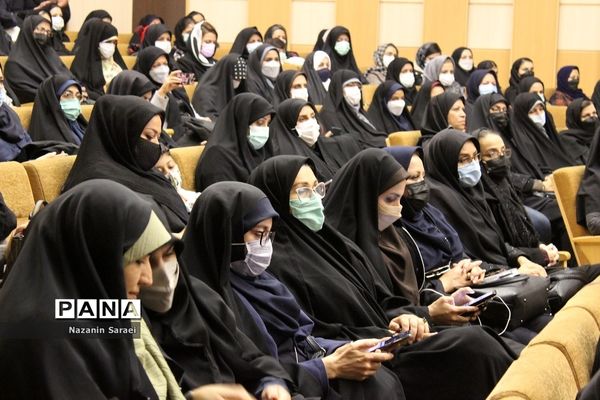 نشست سرپرست فرمانداری اسلامشهر با بانوان نخبه و کارآفرین