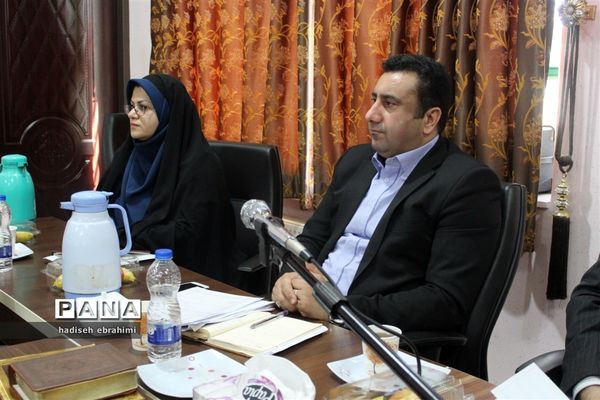 نشست معاونان آموزش متوسطه محور ۱ در گلوگاه