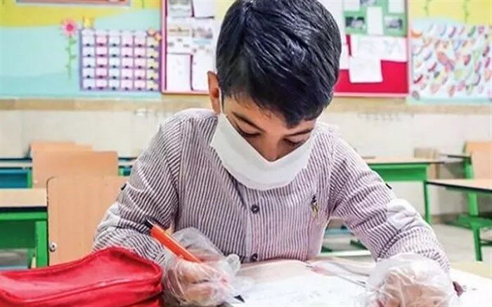کلاس دانش‌آموزان مبتلا به کرونا به مدت دو هفته تعطیل می‌شود