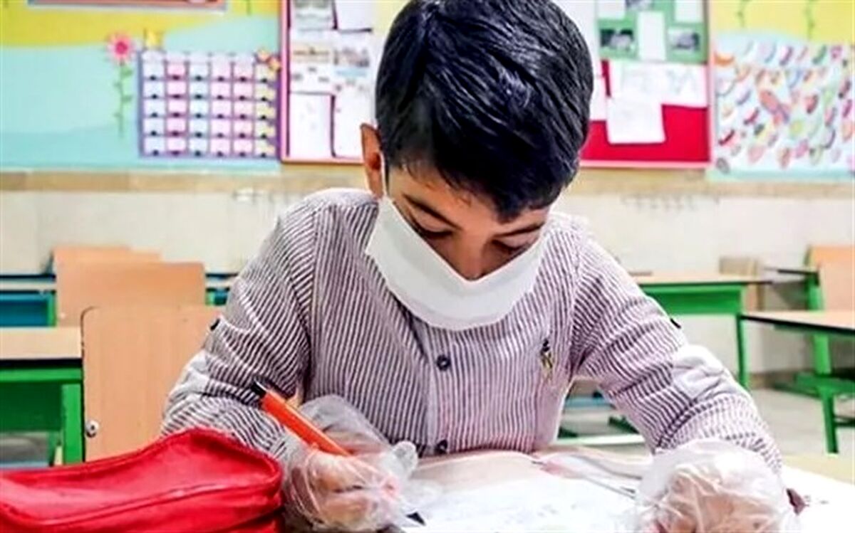 کلاس دانش‌آموزان مبتلا به کرونا به مدت دو هفته تعطیل می‌شود