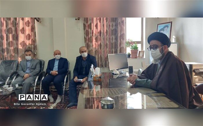 باید افراد با سلیقه، با هنر و با انگیزه را در حوزه آموزش و پرورش به کار بگیریم