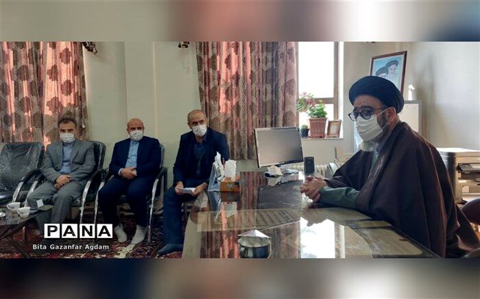 باید افراد با سلیقه، با هنر و با انگیزه را در حوزه آموزش و پرورش به کار بگیریم