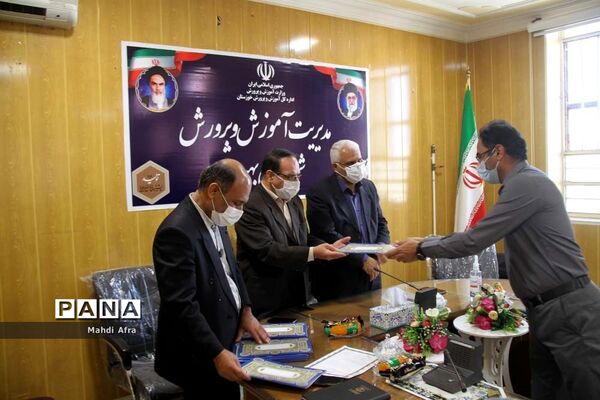 تقدیر از داوران و ناظران جشنواره نوجوان خوارزمی