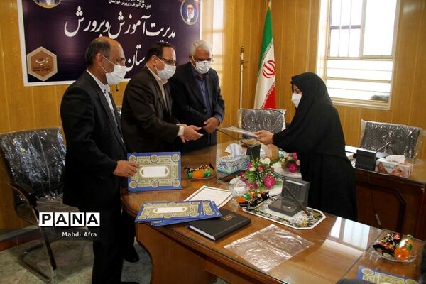 تقدیر از داوران و ناظران جشنواره نوجوان خوارزمی